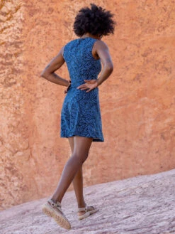 On The Rocks Dress - Begonia -Title Nine Sales 121017 06