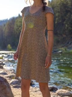 Amelia Short Sleeve Dress -Title Nine Sales 132515 07