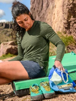 Henerala 2.0 Long Sleeve Tee - Solid