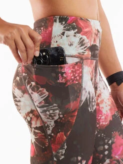 Mad Dash Reversible Crop Tights - Glacier Meadows -Title Nine Sales 530967 05