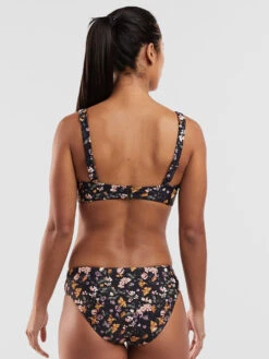 Bodacious 2.0 Underwire Bikini Top - English Garden 9 Bodacious 2.0 Underwire Bikini Top - English Garden -Title Nine Sales 600944 02