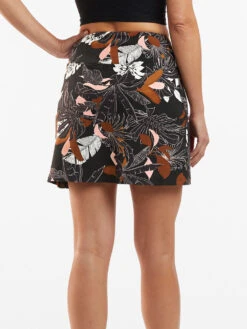 Majestic Skort - Kalalau 16 Majestic Skort - Kalalau -Title Nine Sales 610911 05
