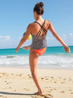 Metis Underwire Tankini Top - Wild Waves 13 Metis Underwire Tankini Top - Wild Waves -Title Nine Sales 629341 05