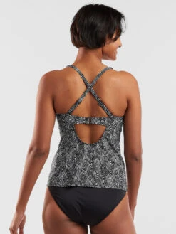 Fortuna Underwire Tankini Top - Uluwatu 12 Fortuna Underwire Tankini Top - Uluwatu -Title Nine Sales 633563 02