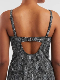 Fortuna Underwire Tankini Top - Uluwatu 15 Fortuna Underwire Tankini Top - Uluwatu -Title Nine Sales 633563 05