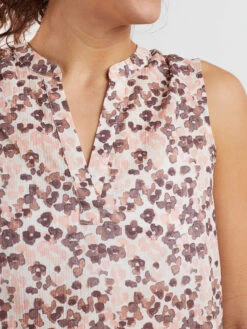 Moorea Gauze Sleeveless Top 14 Moorea Gauze Sleeveless Top -Title Nine Sales 673351 05